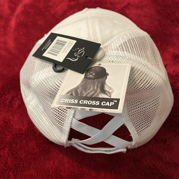 C.C Smile embroidered criss-cross pony cap WHITE - Picture 3 of 6